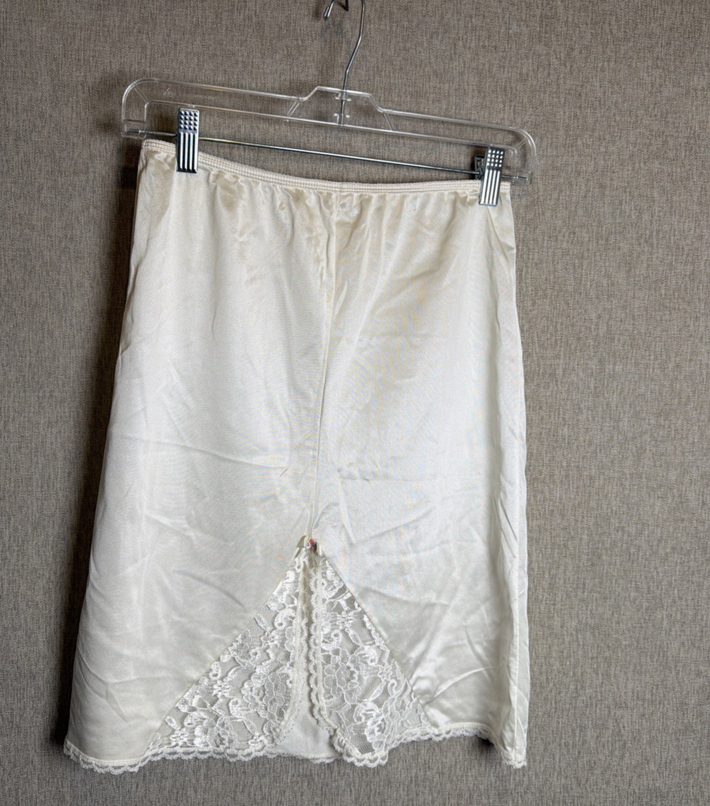 Vintage Women's Slip Skirt Ashley Taylor Size S -25" Waist Cream Half Lace Trim